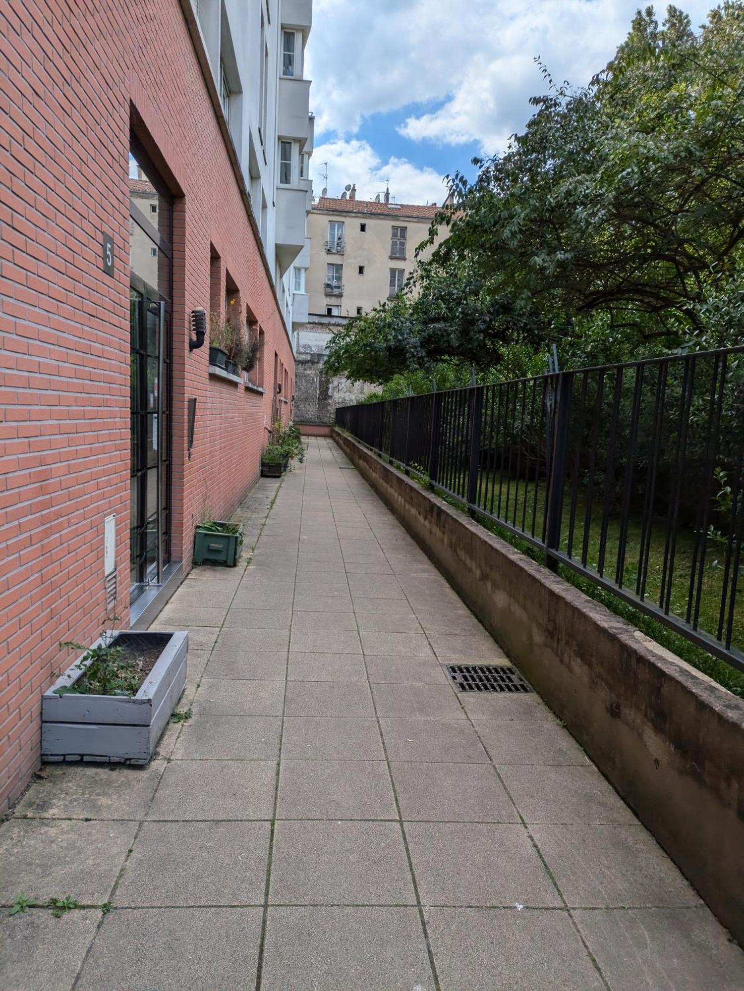 Charmant Appartement Calme Proche De Paris 圣但尼 外观 照片